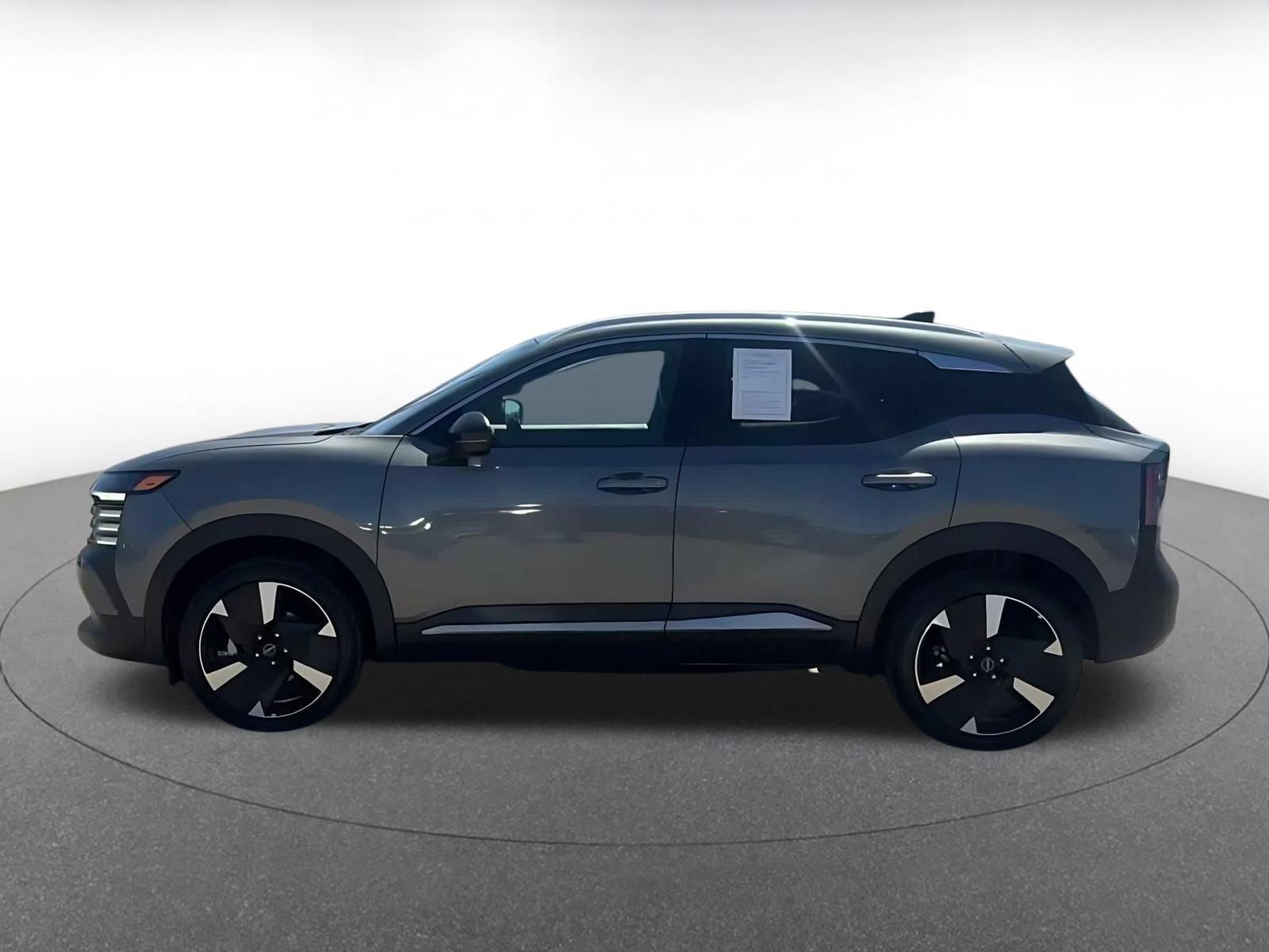 Used 2026 Nissan Kicks SR AWD/4WD image 10