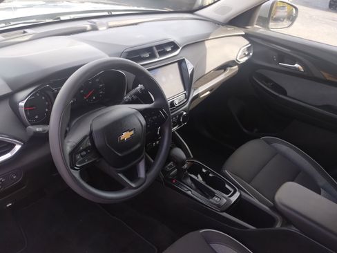 Used 2023 Chevrolet TrailBlazer LT w/ Convenience Package image 9