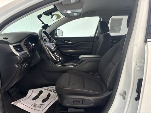 Used 2019 GMC Acadia SLE w/ Driver Alert Package I FWD image 3