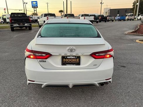 Used 2024 Toyota Camry SE image 6