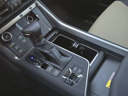 Certified 2025 Lexus GX 550 AWD/4WD image 19