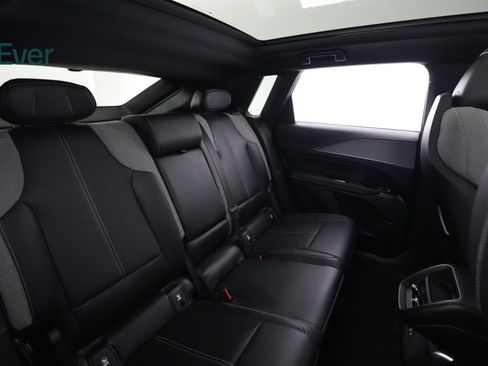 Used 2024 Cadillac Lyriq Tech RWD image 5