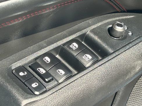 Used 2025 Jeep Compass Trailhawk AWD/4WD image 29