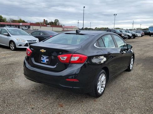 Used 2019 Chevrolet Cruze LT image 6