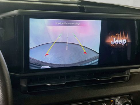 Used 2025 Jeep Wrangler Sport image 13