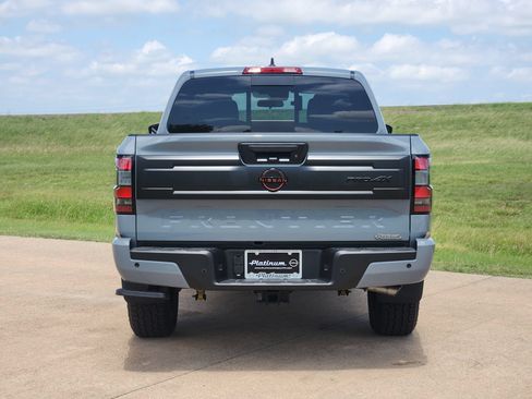 New 2026 Nissan Frontier PRO-4X w/ Tow Package AWD/4WD image 8
