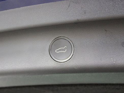 Used 2023 Tesla Model Y Long Range image 28