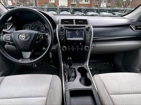Used 2015 Toyota Camry LE image 14