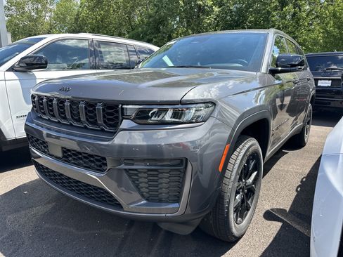 New 2026 Jeep Grand Cherokee L 4WD image 23
