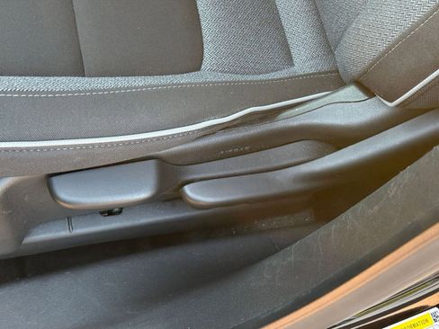 Used 2025 Chevrolet TrailBlazer LT image 23