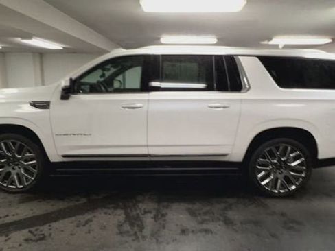 Certified 2025 GMC Yukon XL Denali Ultimate AWD/4WD image 5