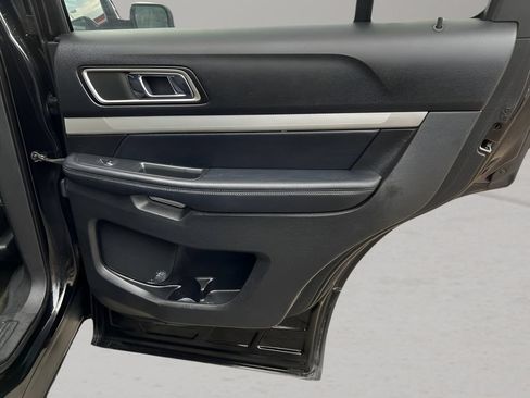Used 2017 Ford Explorer XLT AWD/4WD image 14