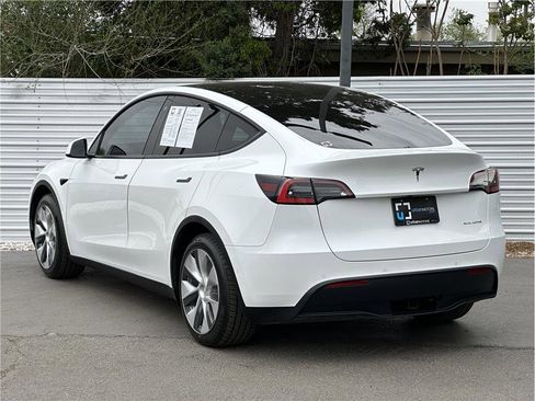 Used 2020 Tesla Model Y Long Range AWD/4WD image 3