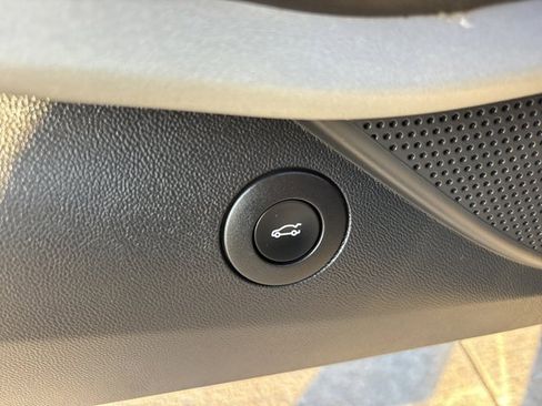 Used 2022 Chevrolet Camaro LT image 20