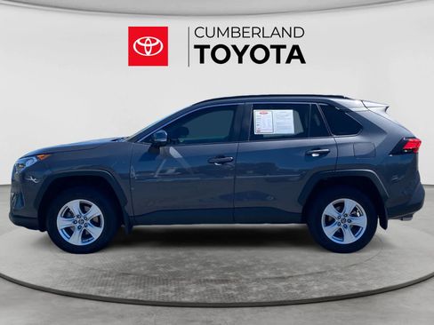 Used 2021 Toyota RAV4 XLE w/ Convenience Package FWD image 2