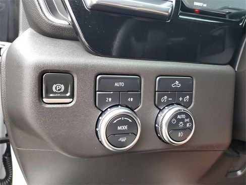 Used 2023 GMC Sierra 1500 Elevation image 31