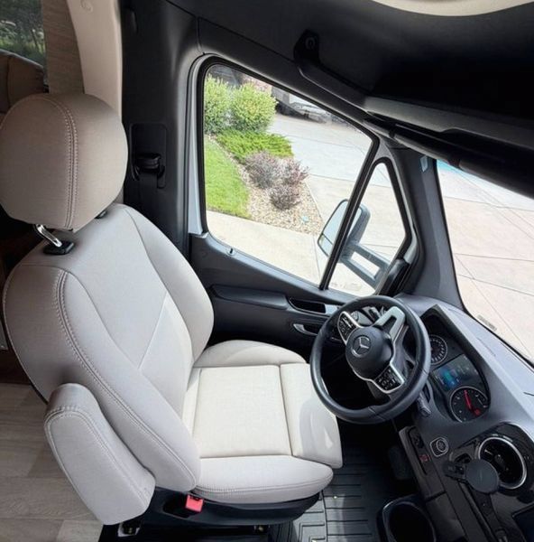 Used 2023 Mercedes-Benz Sprinter 3500 image 6