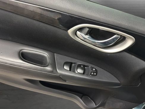 Used 2017 Nissan Sentra SV FWD image 17
