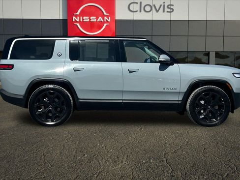 Used 2023 Rivian R1S Adventure AWD/4WD image 9