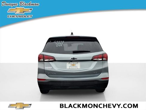 Used 2023 Chevrolet Equinox LS image 4