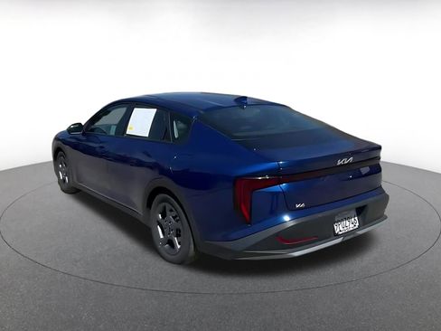 Used 2025 Kia K4 LXS image 11