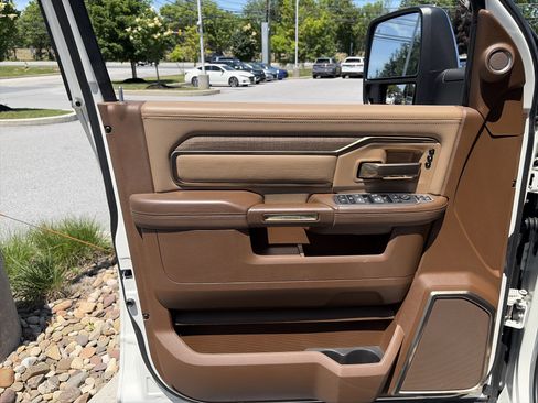 Used 2023 RAM 3500 Limited AWD/4WD image 19