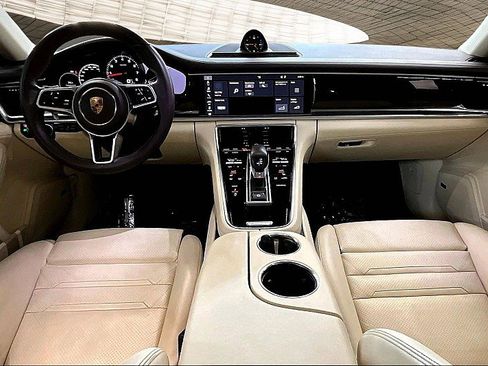 Used 2019 Porsche Panamera w/ Premium Package image 15