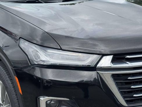 Used 2023 Chevrolet Traverse LT FWD image 12