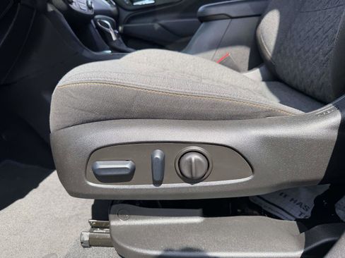 Used 2023 Chevrolet Equinox LT image 18