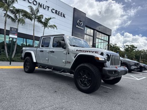 Used 2022 Jeep Gladiator Mojave w/ Trailer Tow Package AWD/4WD image 22