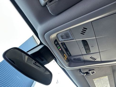 Used 2022 GMC Terrain SLT image 35