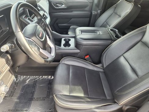 Used 2024 GMC Yukon XL SLT image 14