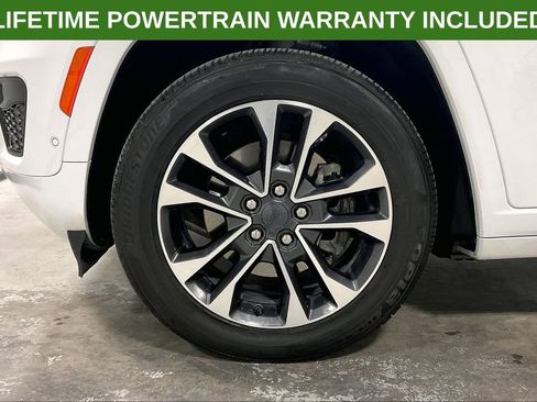 Used 2024 Jeep Grand Cherokee Overland w/ Luxury Tech Group IV image 11