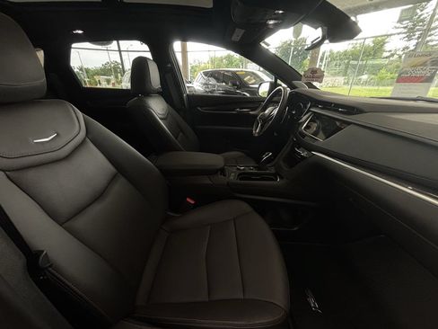 Used 2024 Cadillac XT5 Sportv w/ LPO, Floor Liner Package AWD/4WD image 35