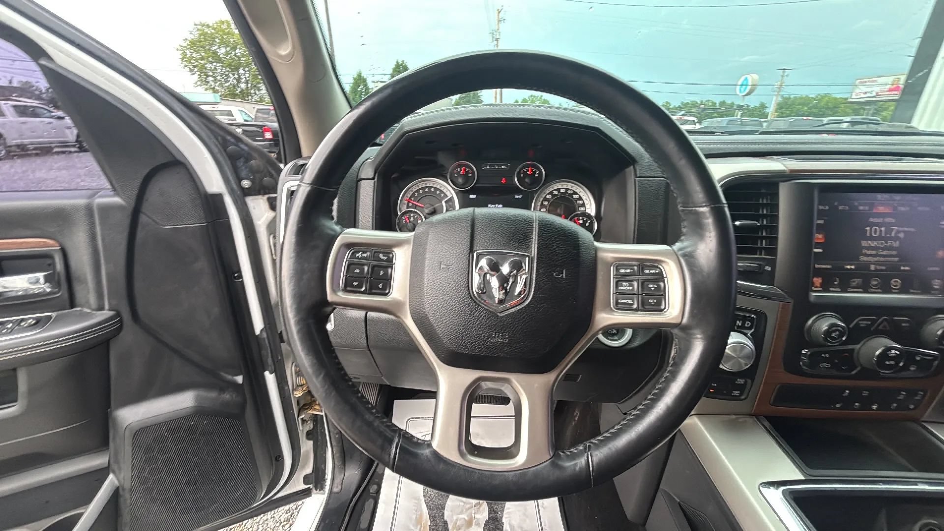 Used 2014 RAM 1500 Laramie w/ Convenience Group AWD/4WD image 22