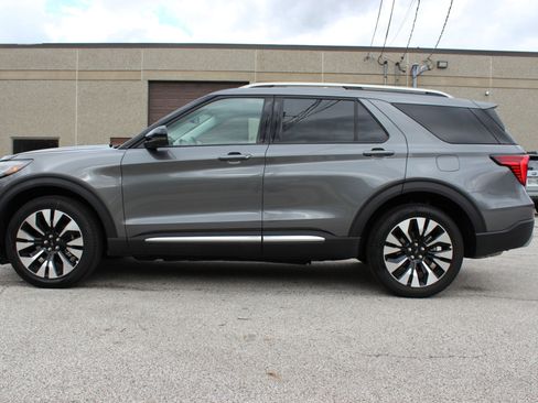 Used 2025 Ford Explorer Platinum w/ LUX Leather Package image 4