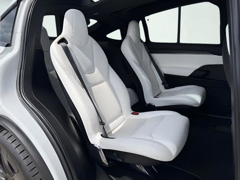 Used 2023 Tesla Model X Plaid image 30