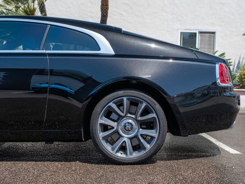 Used 2020 Rolls-Royce Wraith RWD image 28