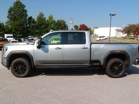 Used 2024 GMC Sierra 2500 AT4 w/ AT4 Premium Plus Package AWD/4WD image 4