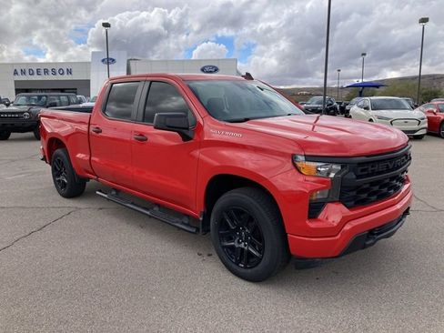 Used 2022 Chevrolet Silverado 1500 Custom image 3