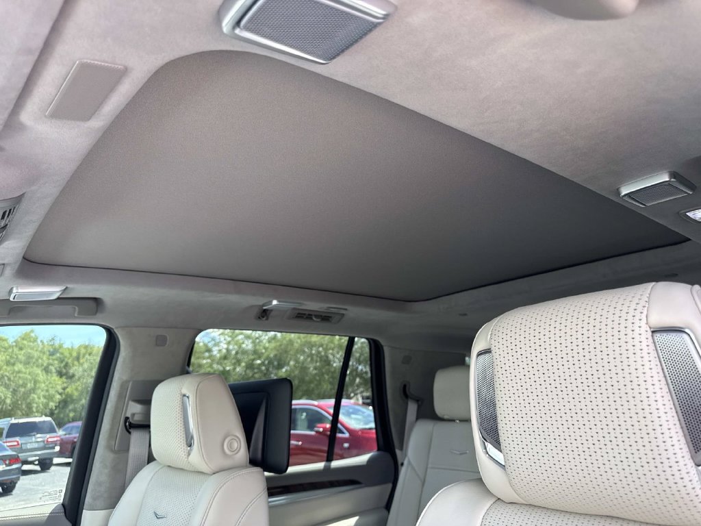 New 2026 Cadillac Escalade Platinum Sport w/ LPO, Floor Liner Package AWD/4WD image 32