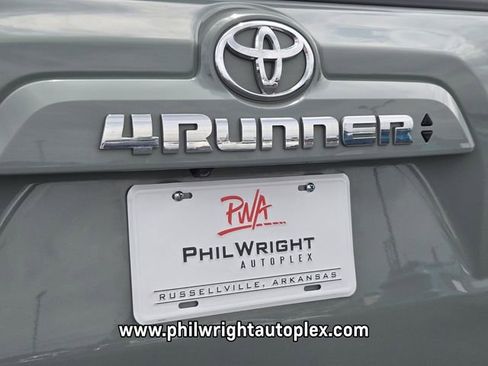 Used 2022 Toyota 4Runner TRD Sport AWD/4WD image 17