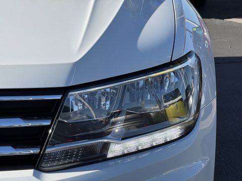 Certified 2021 Volkswagen Tiguan SE w/ Panoramic Sunroof Package image 6