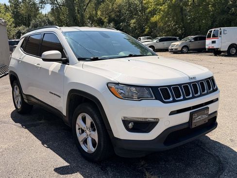 Used 2020 Jeep Compass Latitude w/ Cold Weather Group AWD/4WD image 9