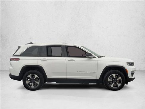 Used 2023 Jeep Grand Cherokee 4WD 4xe w/ Luxury Tech Group II image 4