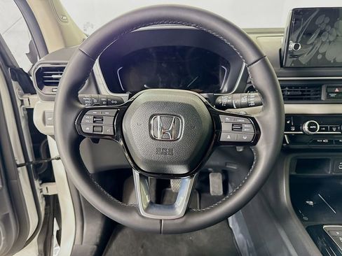 New 2025 Honda Pilot Touring image 12