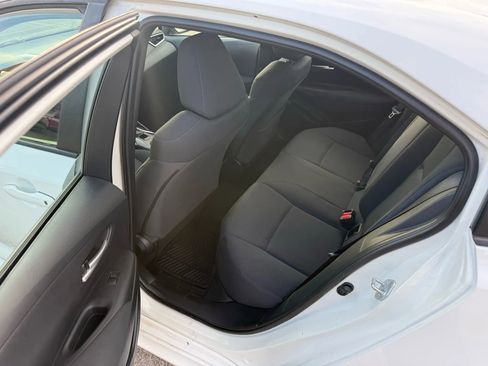 Used 2021 Toyota Corolla LE image 11