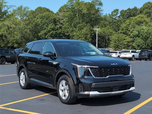 Used 2024 Kia Sorento LX FWD image 9