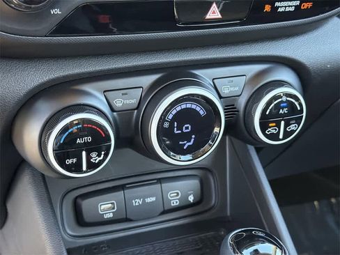 Certified 2024 Hyundai Venue Limited image 16