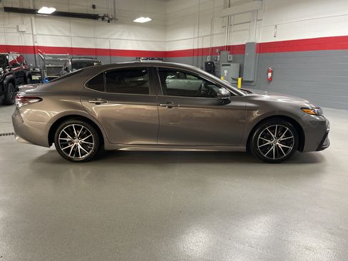 Certified 2023 Toyota Camry SE FWD image 11